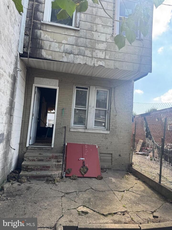 Property Photo: 3904 Mount Pleasant Avenue MD 21224