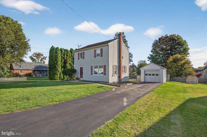 Property Photo: 115 Redwood Drive PA 17603