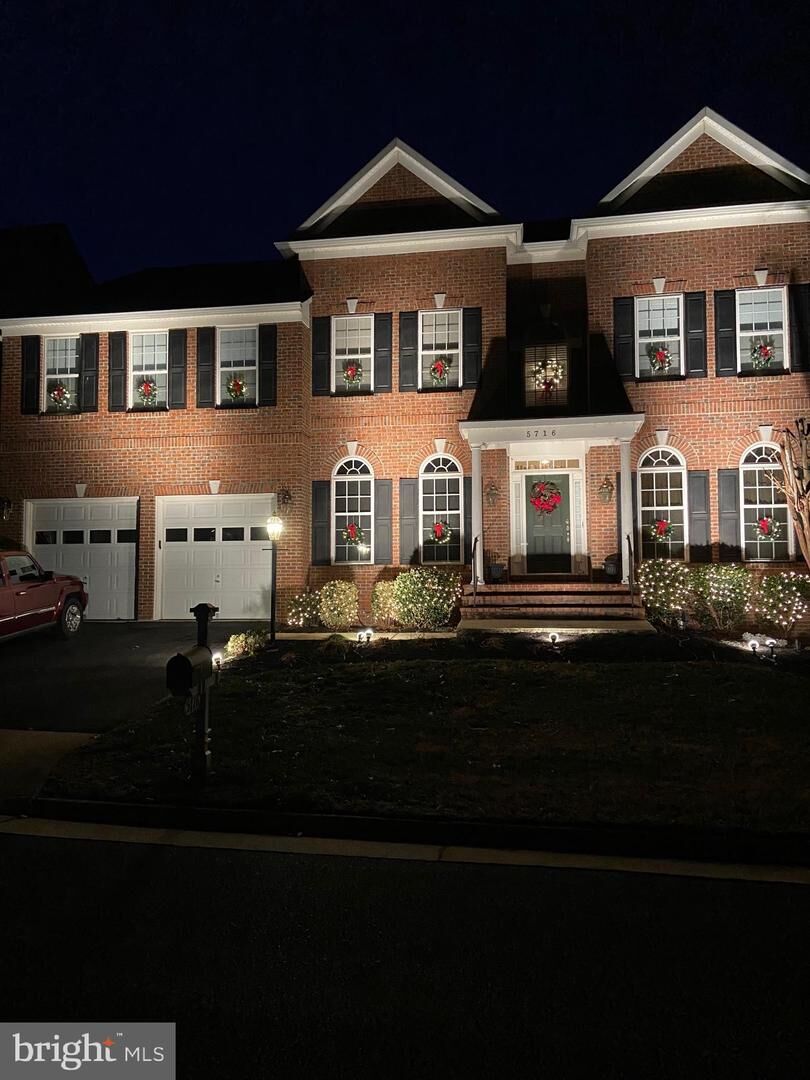 Property Photo: 5716 Macintosh Loop VA 20169