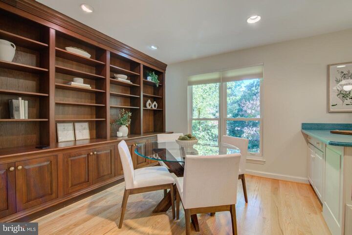 Property Photo:  1423 McLean Mews Court  VA 22101