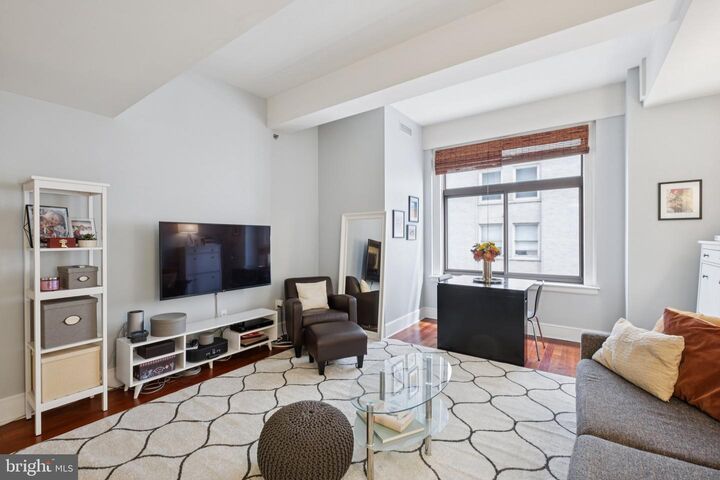 Property Photo: 1500 Chestnut Street 15E PA 19102