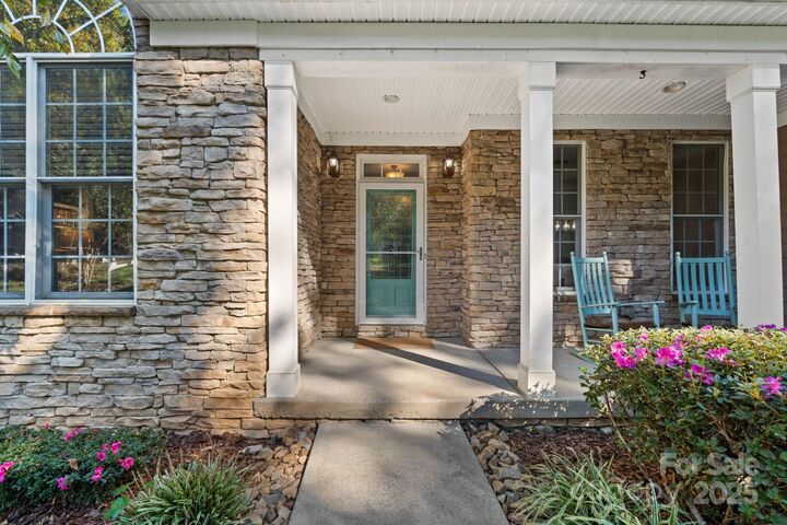 Property Photo: 405 Saint Andrews Road NC 28625