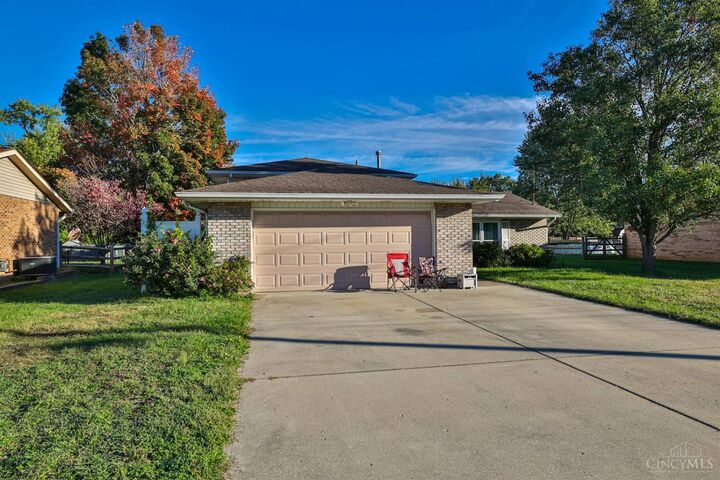 Property Photo: 22 Meadowview Court OH 45014