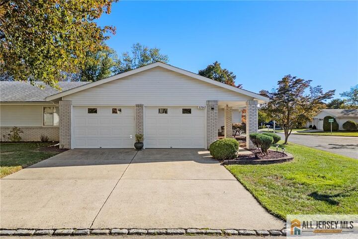 Property Photo: 375 Duranta Plaza 375C NJ 08831