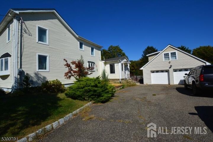 5 Wyckoffs Mills Applegarth Road  Monroe NJ 08831 photo