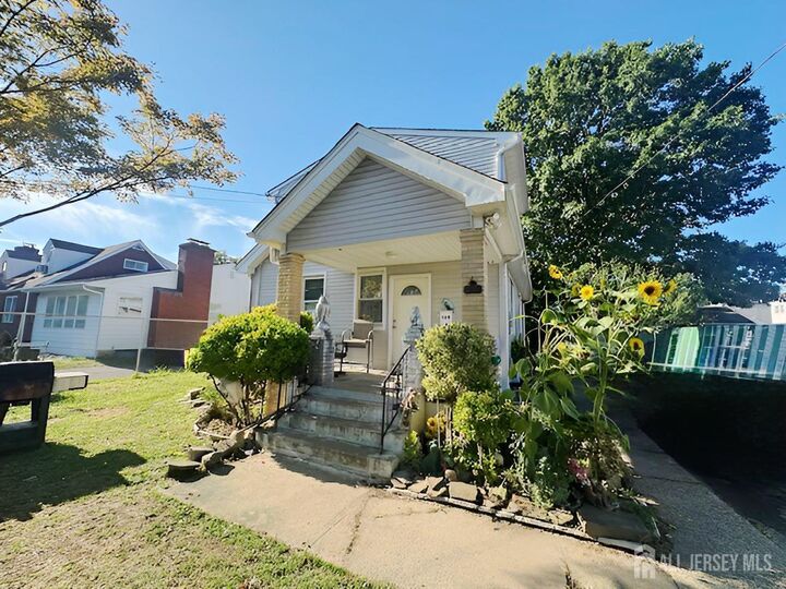 988 Elmer Place  North Brunswick NJ 08902 photo