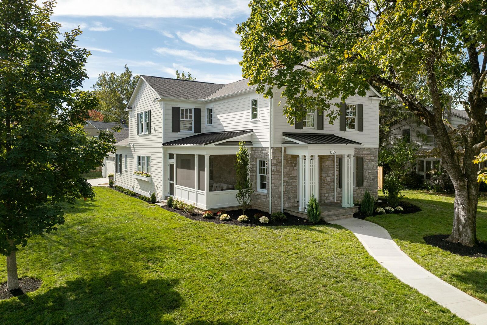 Property Photo:  1565 Berkshire Road  OH 43221 