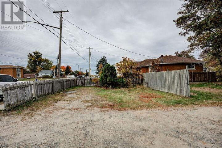 Property Photo:  3345 Falconbridge Highway  ON P3L 1E4 
