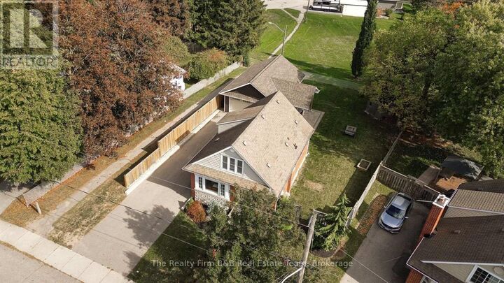 Property Photo:  206 Sydenham Street  ON N4S 7B9 