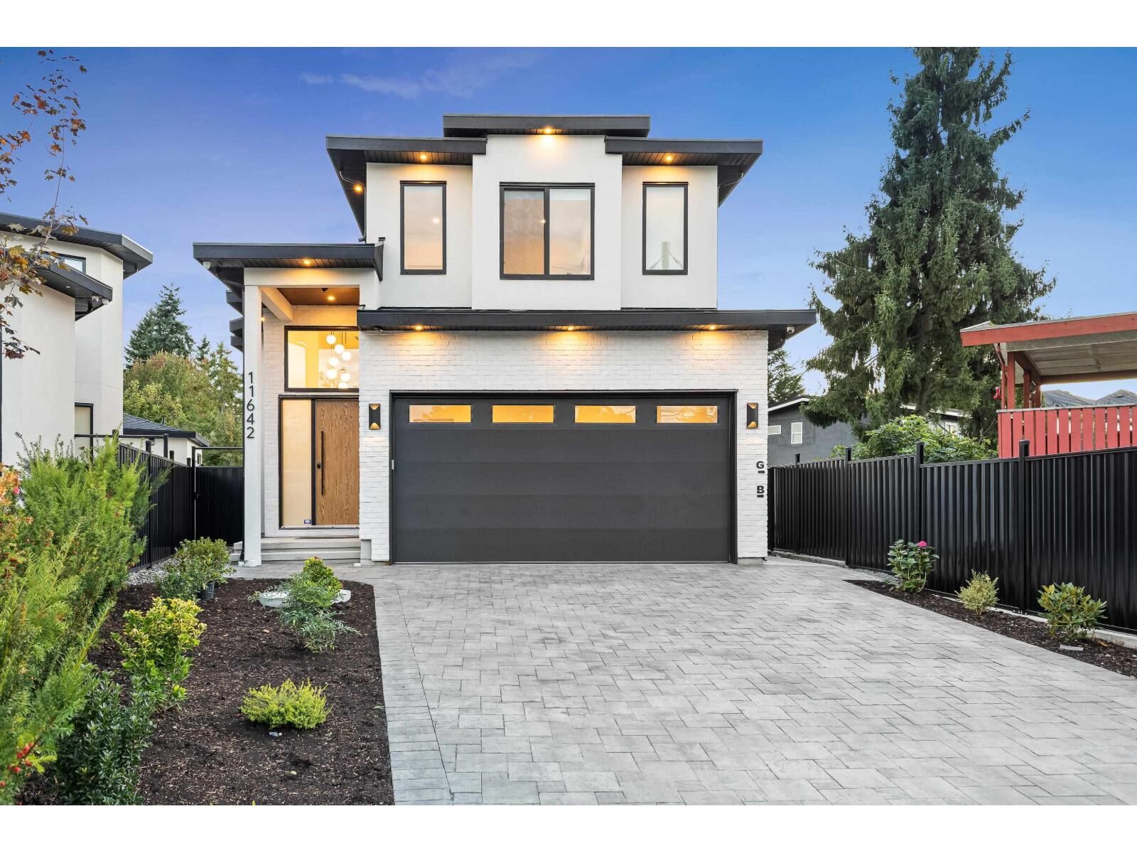 Photo de la propriété: 11642 94A BC V4C 3S3