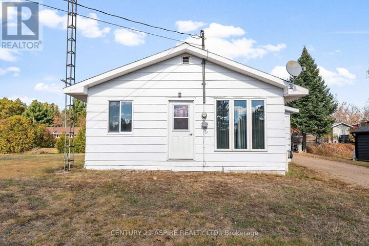 Property Photo: 22 Zilney Street ON K0J 1B0