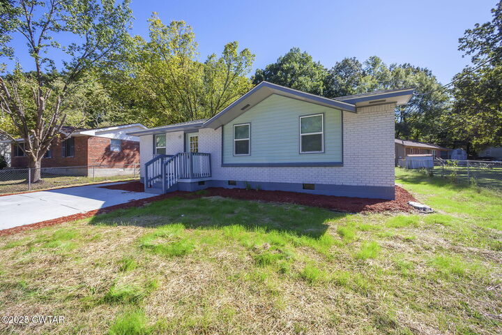 Property Photo: 22 Currie Avenue TN 38301