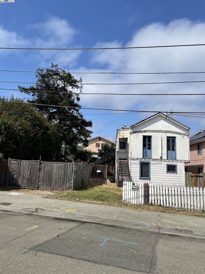 Property Photo: 1711 Arbor St CA 94501