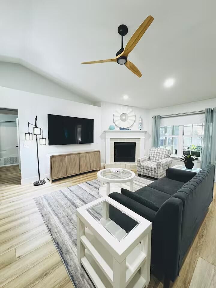 Property Photo:  6977 Flintwood St Street  FL 32566 