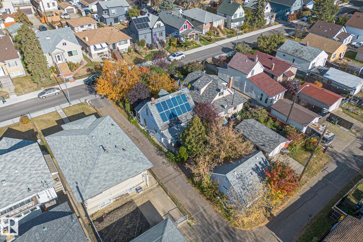 Property Photo: 9325 110 Avenue NW AB T5H 1H2