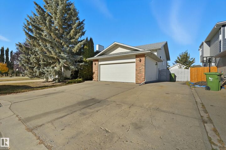 Property Photo:  5702 57 Avenue  AB T4X 1A8 