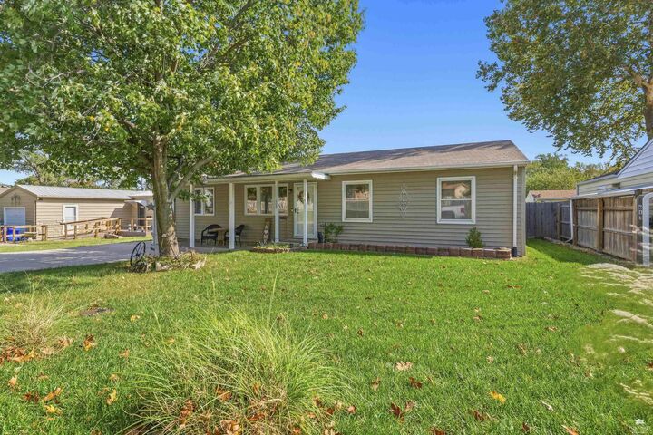 Property Photo:  609 Sheridan Drive  KS 66441 
