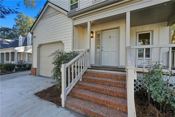 Property Photo: 1367 Wenlock Edge Cove GA 30083