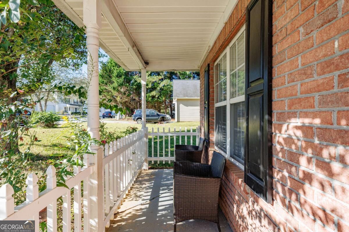 Property Photo: 1757 Summit Creek Way GA 30052