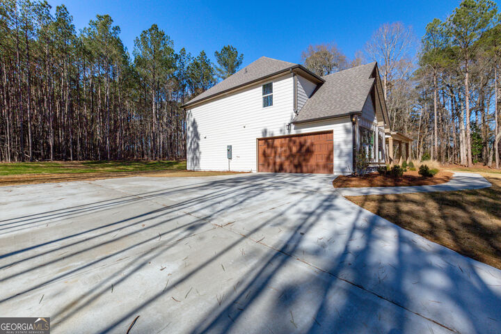 Property Photo:  215 Mobley Road  GA 30223 