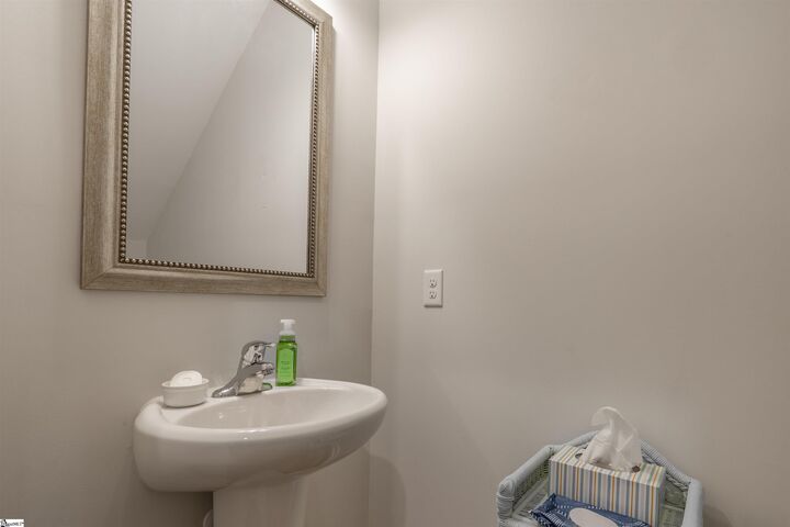 Property Photo: 419 Cedar Bluff Way SC 29662