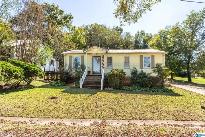 Property Photo:  56 9th Avenue  AL 35953