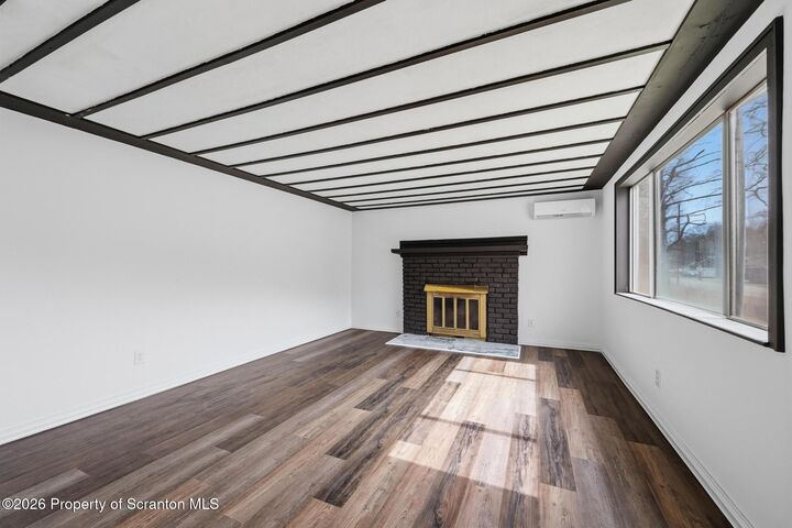 Property Photo:  75 Hamlin Highway  PA 18444 