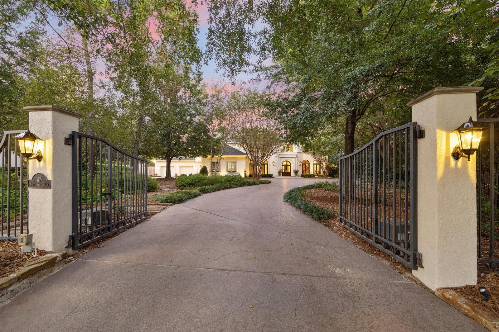 Property Photo:  47 N Regent Oak  TX 77381