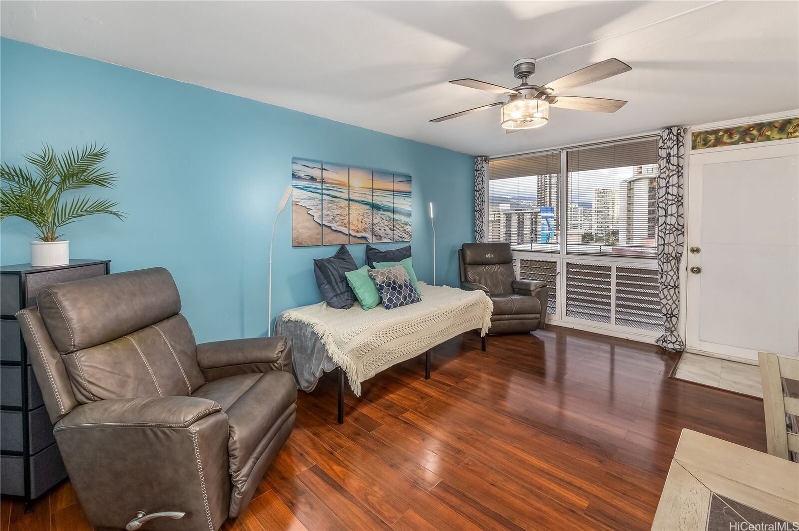 Property Photo:  425 Ena Road 1207B  HI 96815 