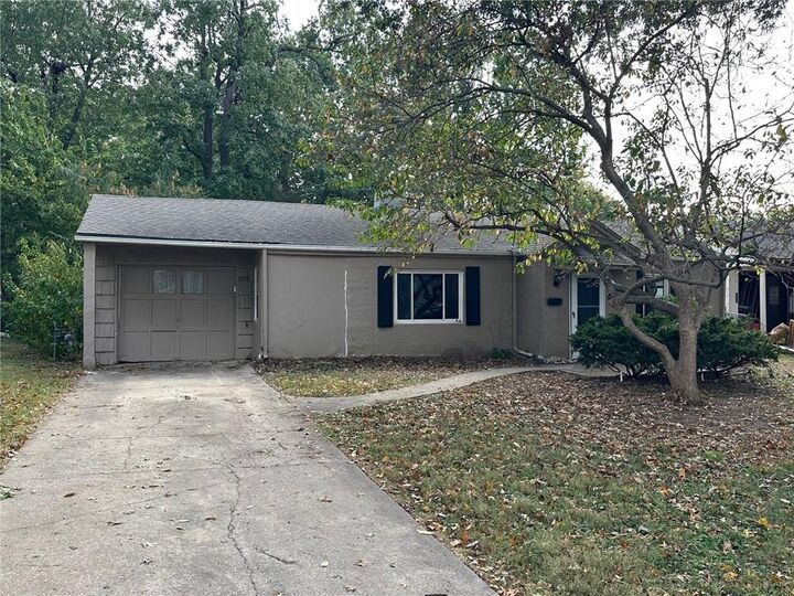 7615 Terrace Street  Kansas City MO 64114 photo