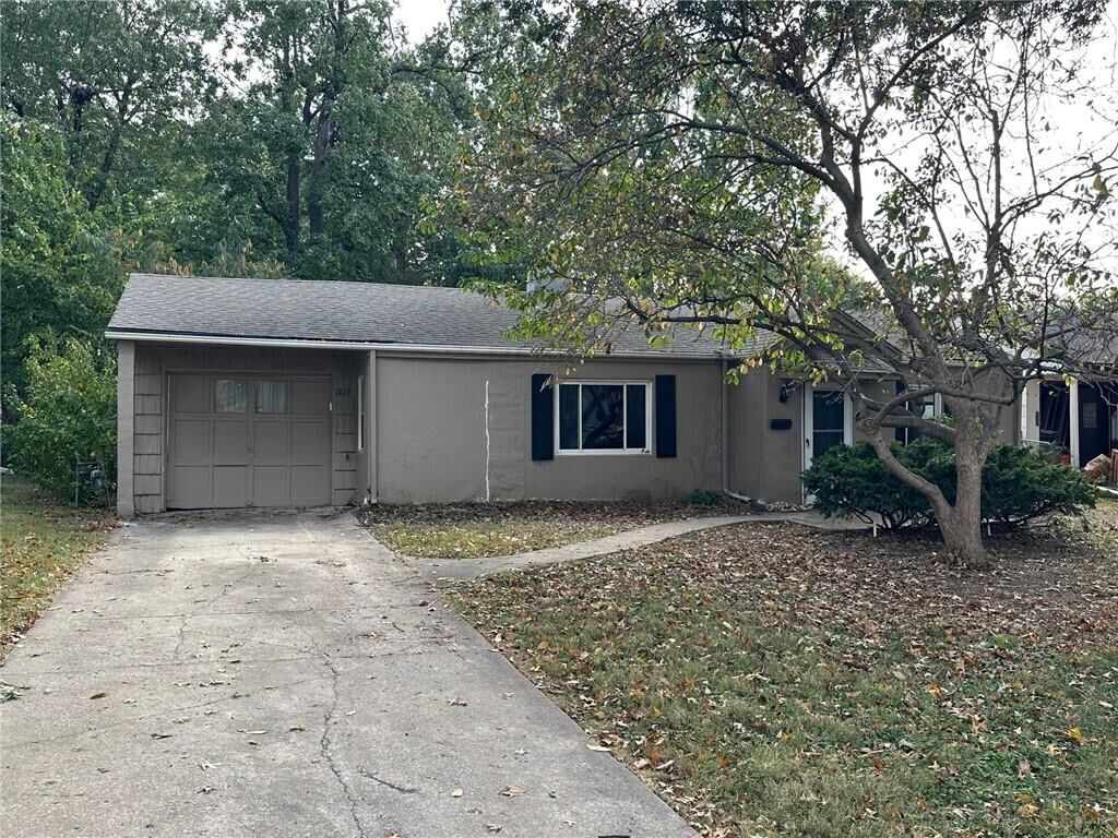 Property Photo:  7615 Terrace Street  MO 64114