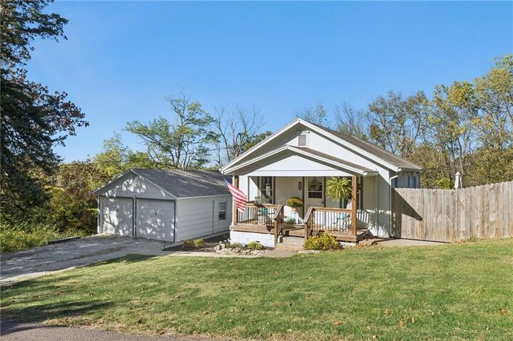 600 Centralia Avenue  Excelsior Springs MO 64024 photo