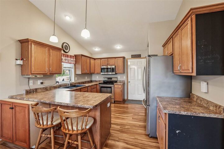 Property Photo: 1490 Deerfield Dr W IA 52317