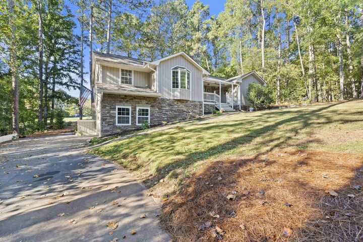 Property Photo: 1011 Anchor Bay Circle GA 30642