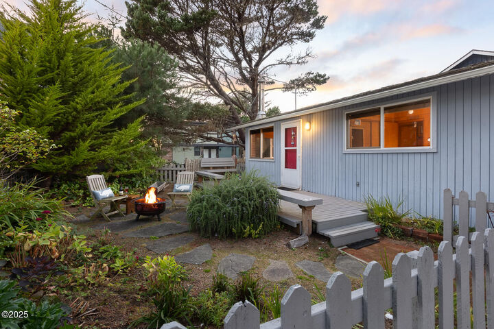 Property Photo: 48250 Hawk Street OR 97149