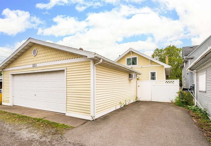 Property Photo: 1211 N 21st St WI 54880