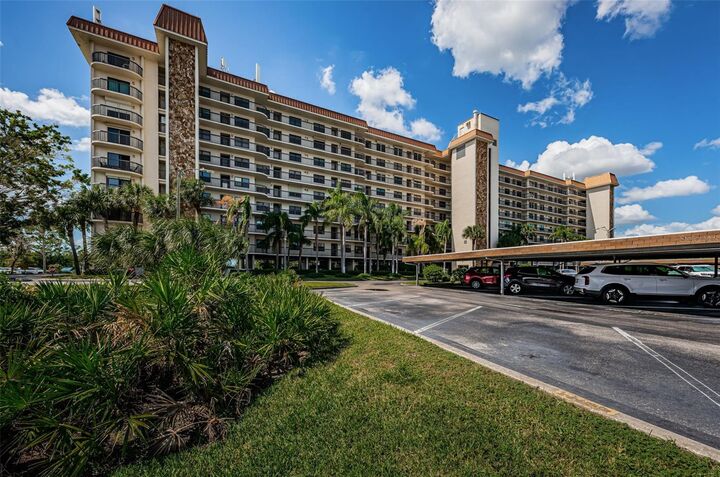 Property Photo: 5400 Park Street 600 FL 33709