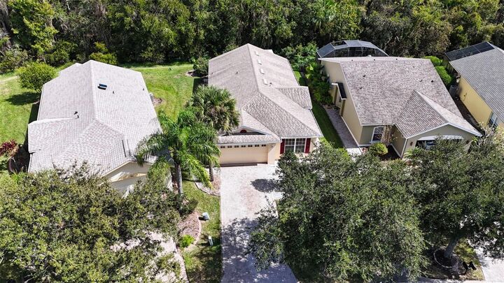 Property Photo: 777 Vineyard Way FL 34759