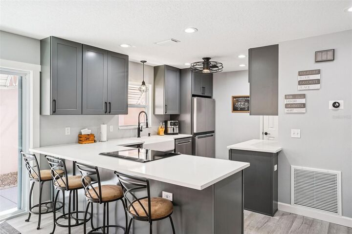 Property Photo: 809 Alvarado Place FL 32159