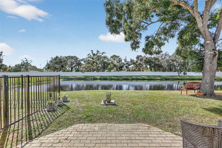 Property Photo: 1058 Whitegate Court FL 34232