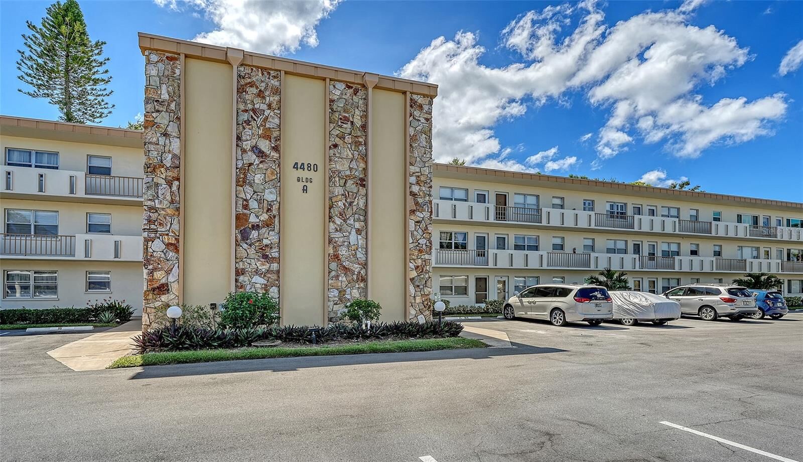 Property Photo: 4480 Ironwood Circle 311A FL 34209