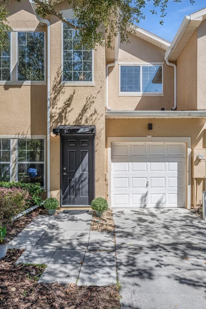 Property Photo:  16313 Newbury Palms Court  FL 33647 