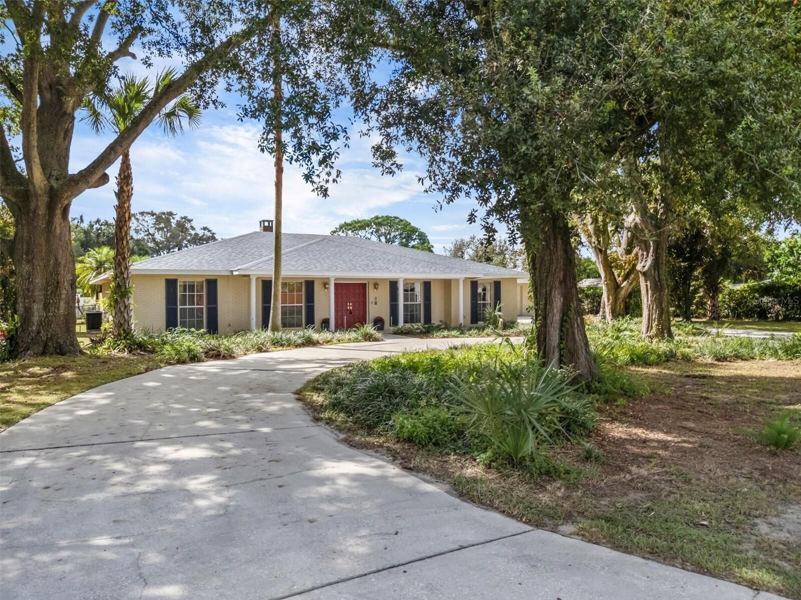 Property Photo: 2111 Winterset Road FL 33884