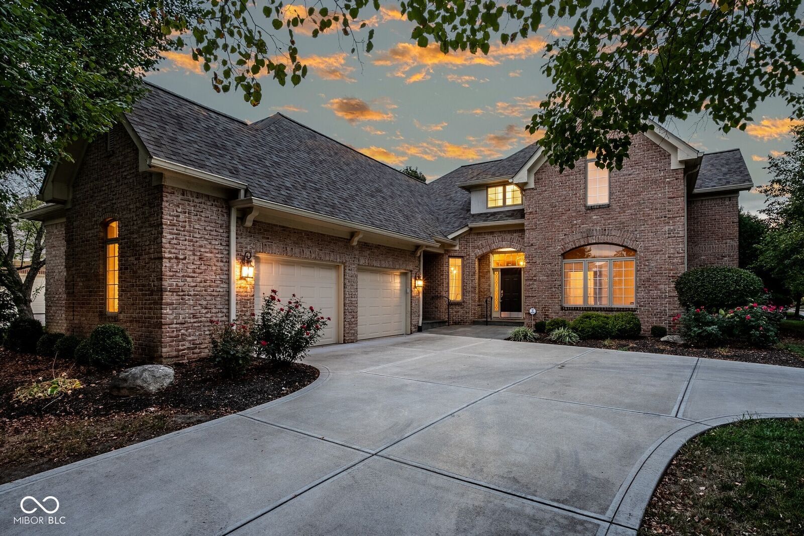 Property Photo: 11164 Parkside Crescent IN 46032
