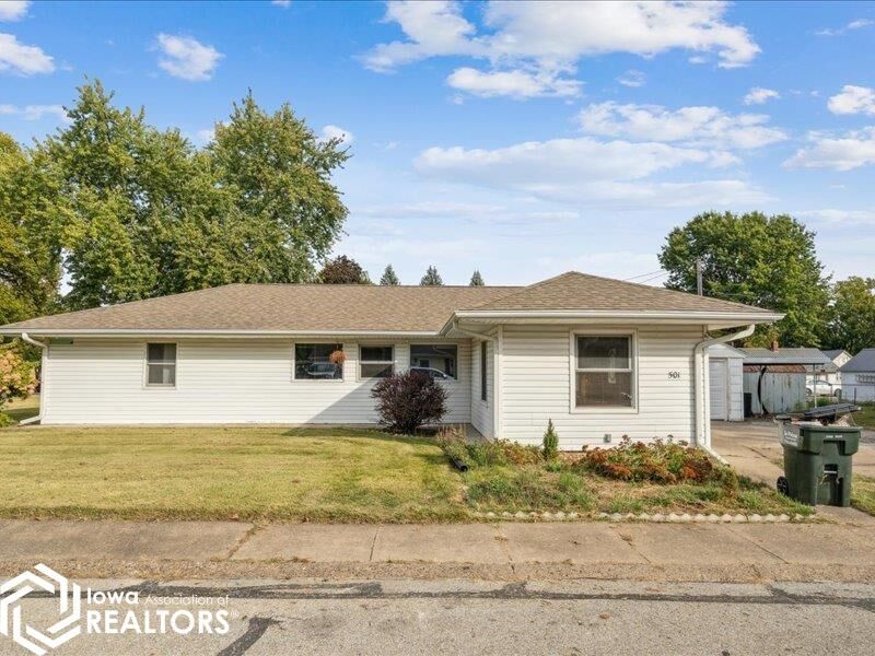 Property Photo:  501 W Aire Drive  IA 52655