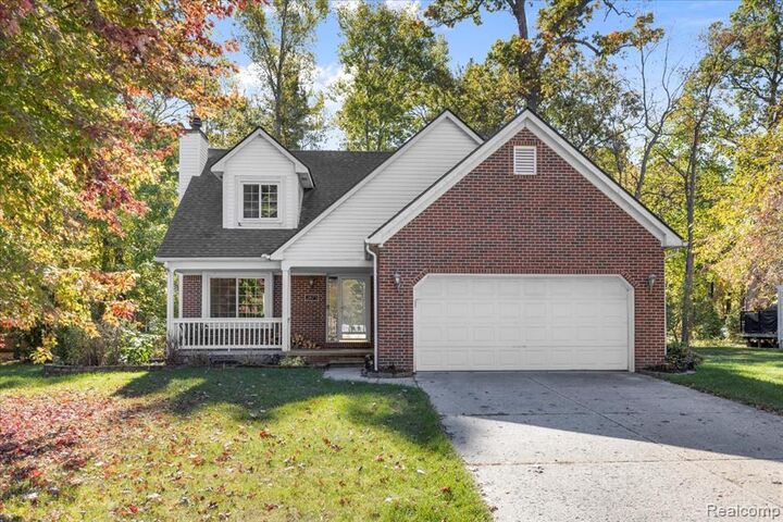 Property Photo:  2875 Regency Drive  MI 48359 1173