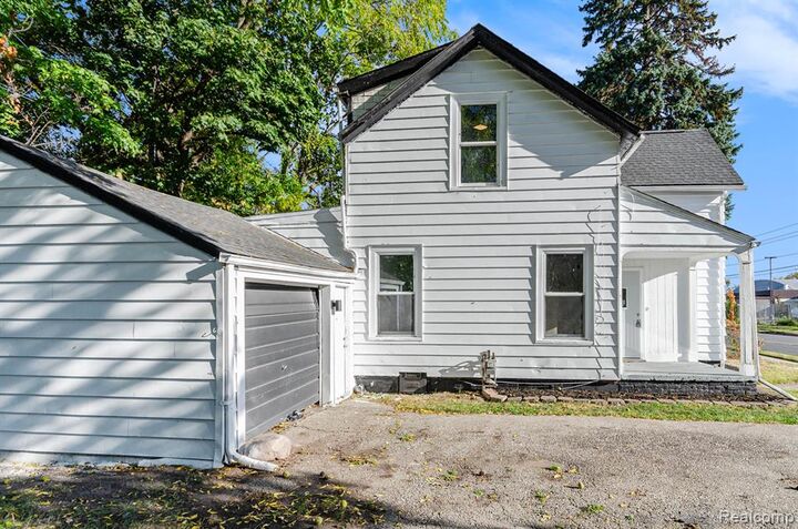 Property Photo: 11 S Gratiot Avenue MI 48043