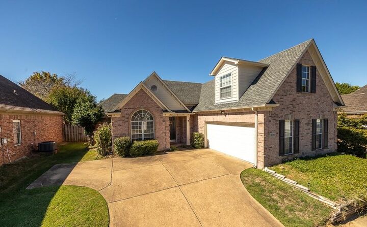 Property Photo: 939 Bending Pine Ln TN 38018