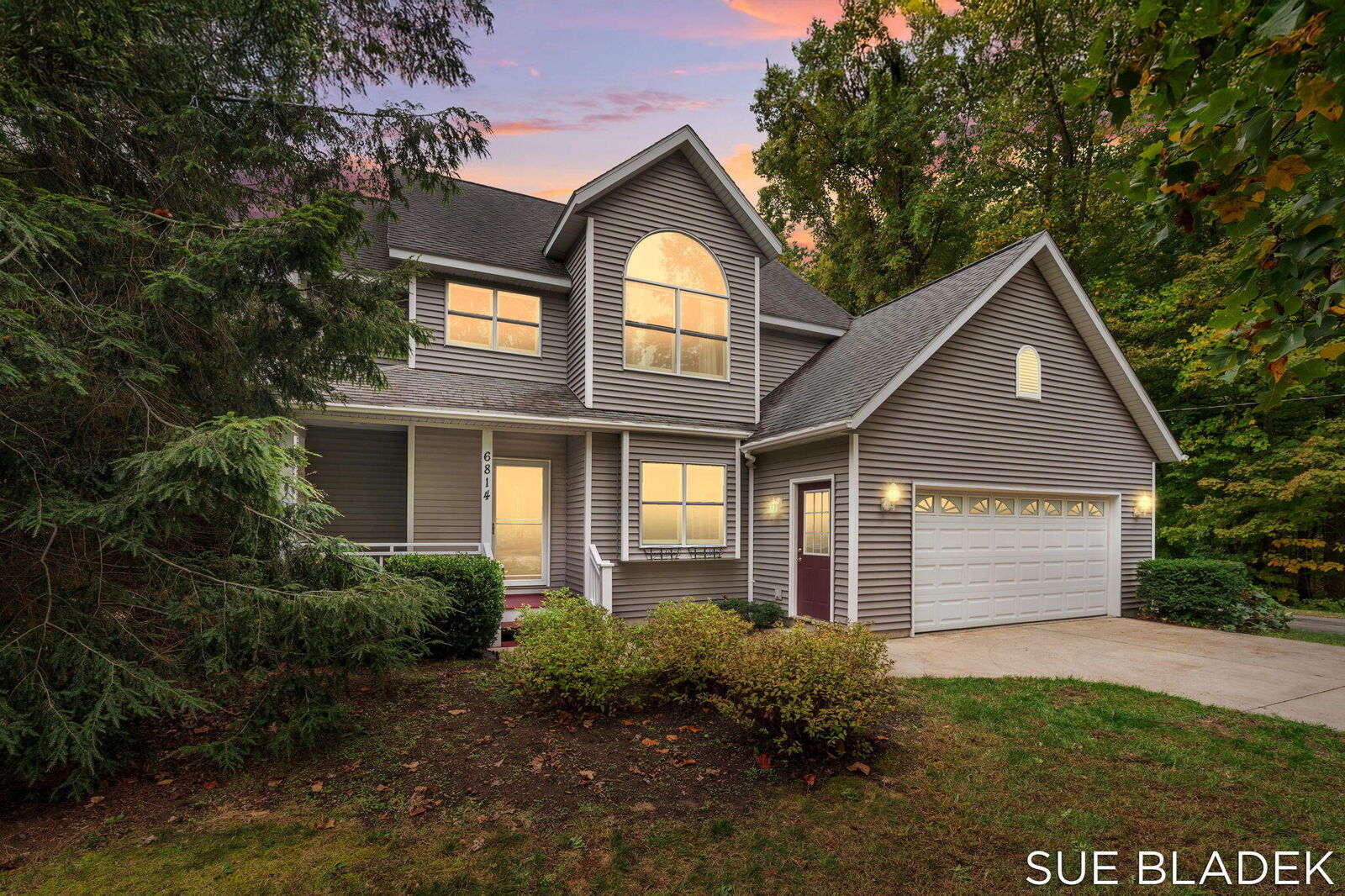 Property Photo:  6814 Dale Court  MI 49408 