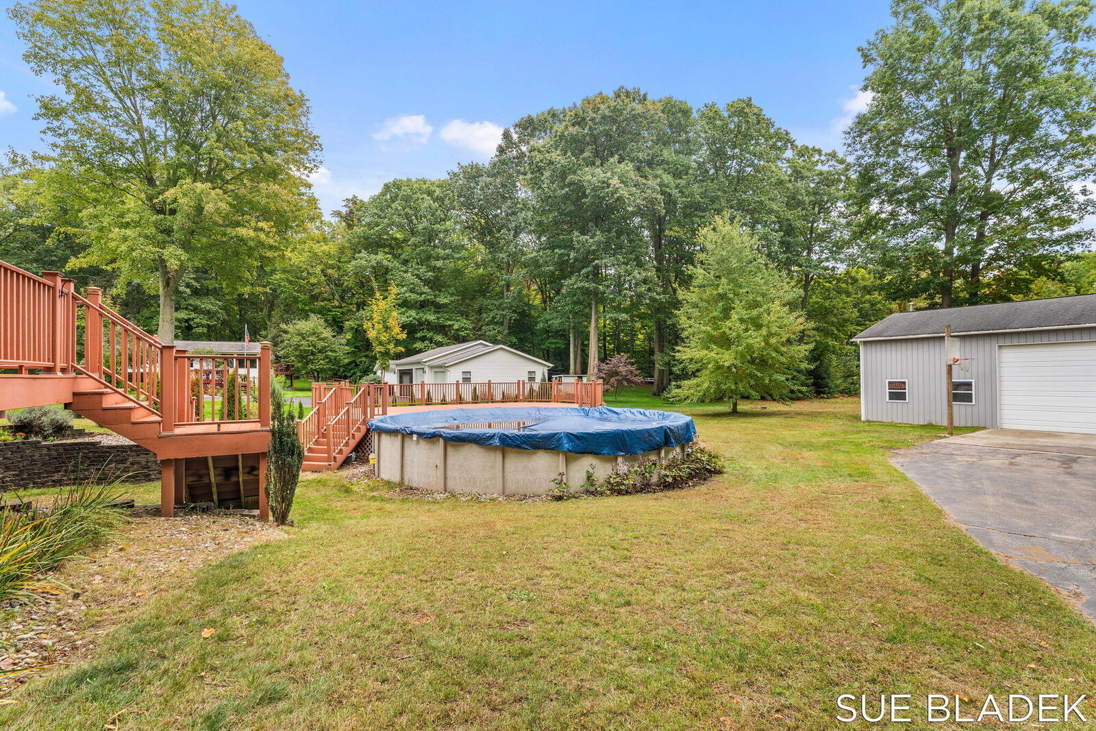 Property Photo: 6814 Dale Court MI 49408